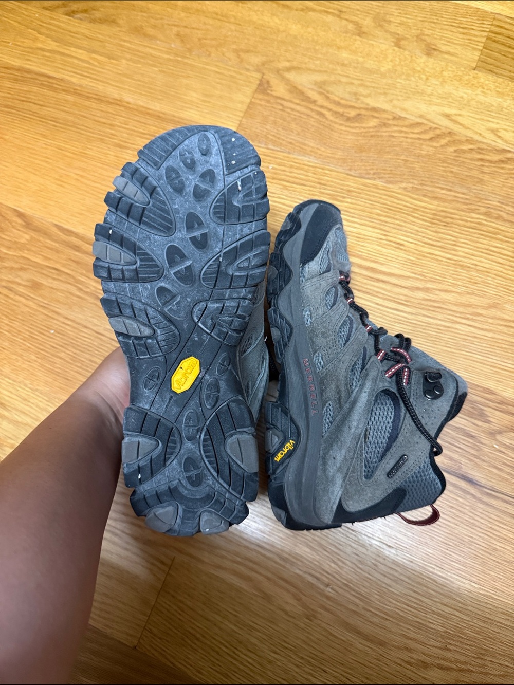 Merrell Grey Hiking Boots with Subtle Red Accents - Picture 4 of 5